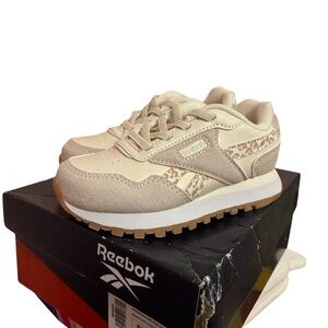 Reebok Kids 9 toddler Cream and Tan Sneakers